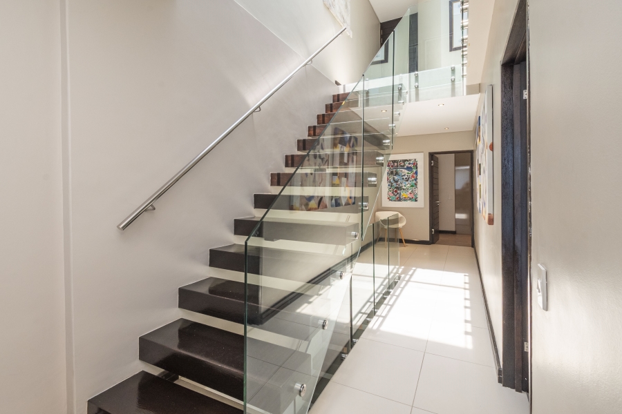 To Let 3 Bedroom Property for Rent in Green Point Western Cape